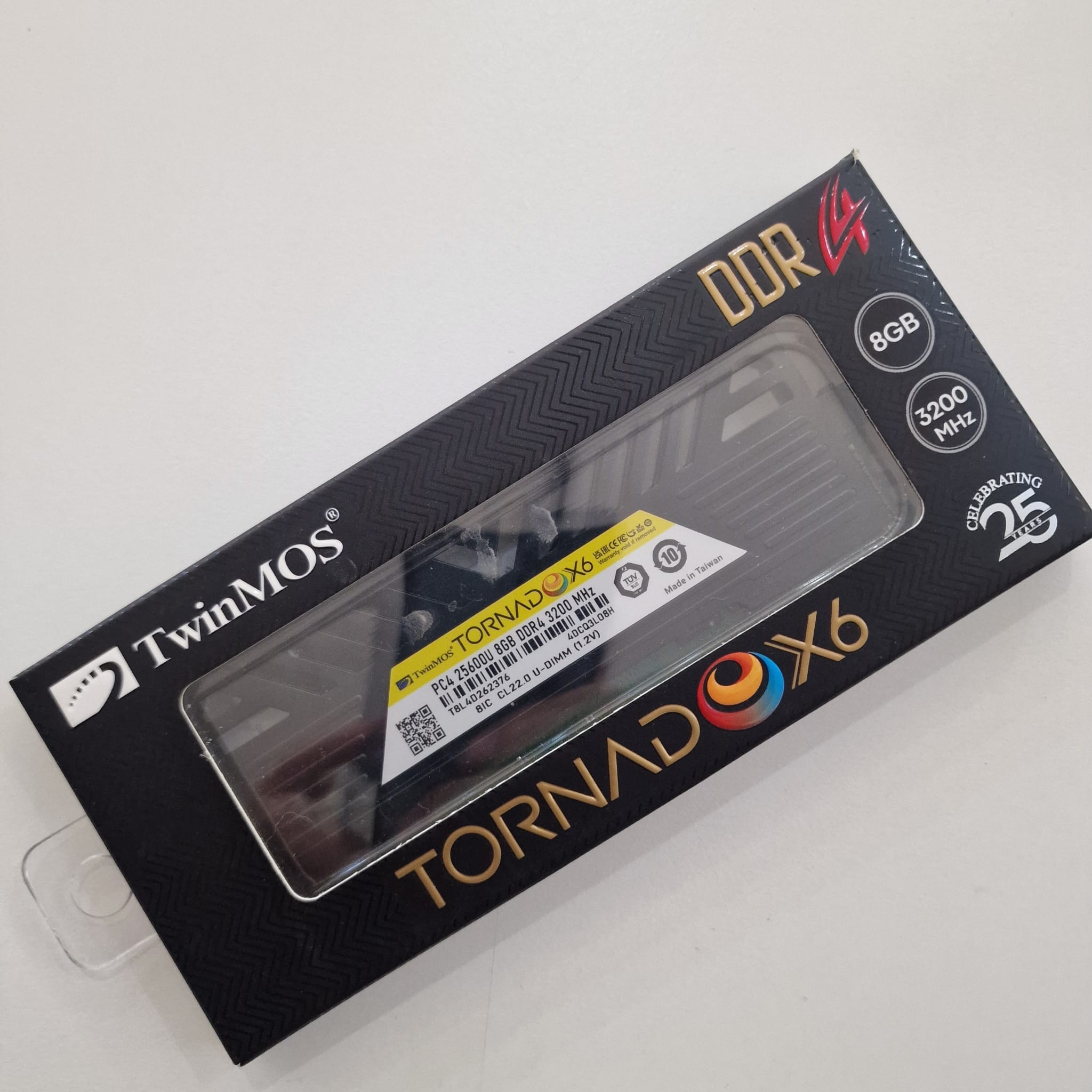 TWINMOS  8 GB DDR4 3200MHZ TORNADOX6 CL22 1.2V SOGUTUCULU